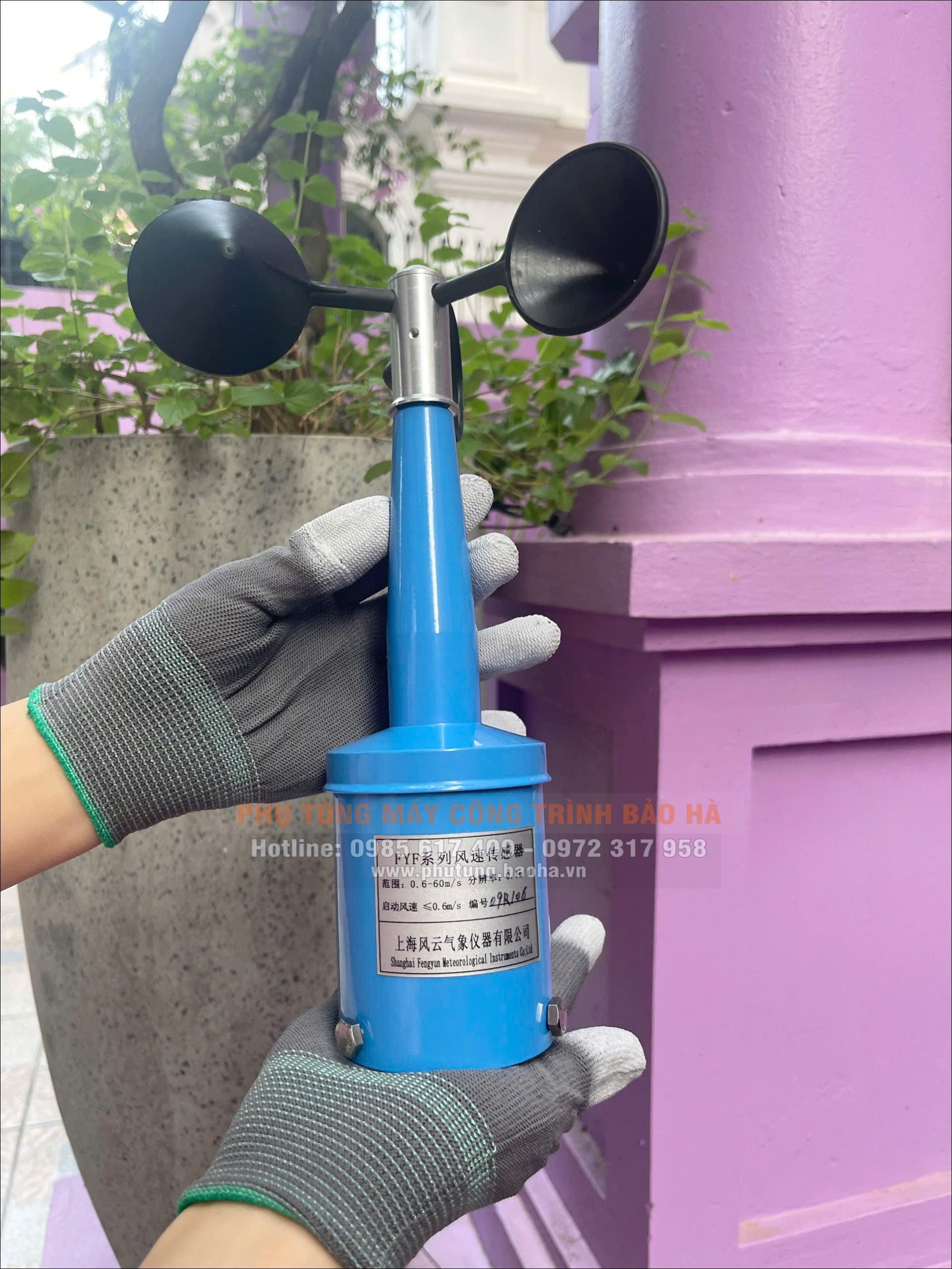 Cảm biến gió FYF 09R106 – Giải pháp giám sát tốc độ gió an toàn cho máy công trình