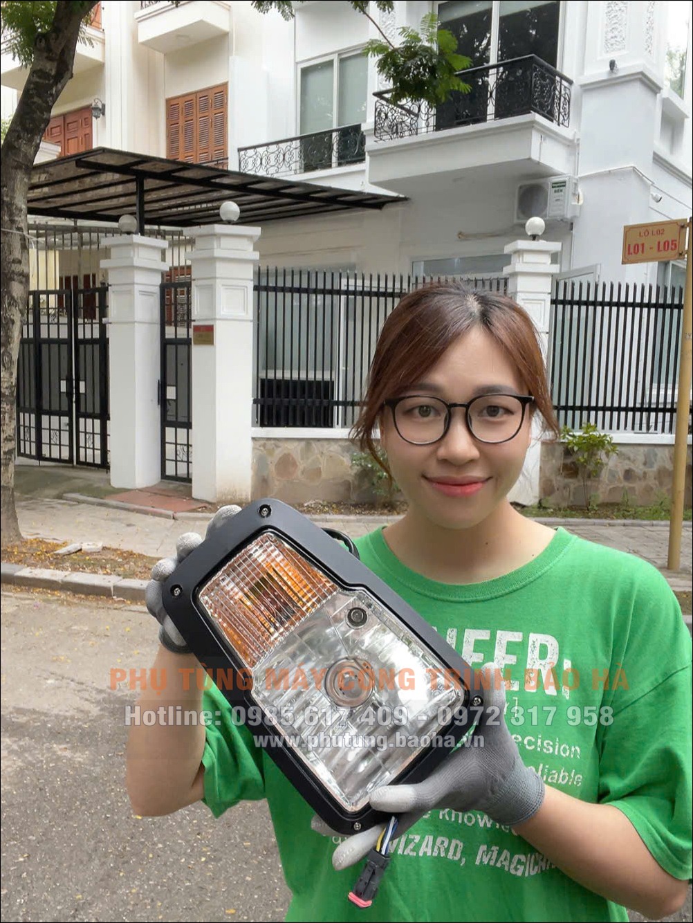 Đèn pha máy xúc lật LiuGong CLG855H – Mã 46C9944 / 46C9945