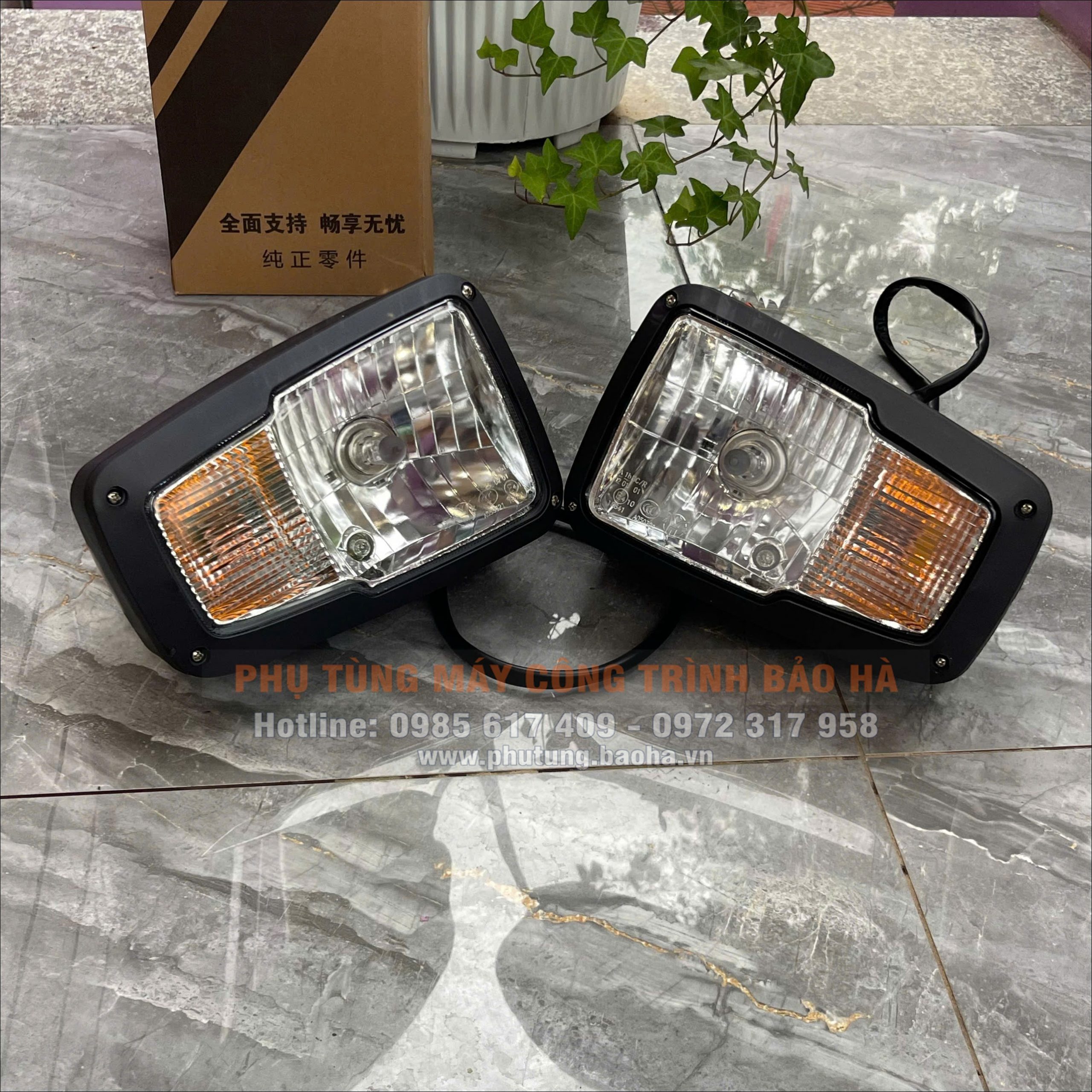 Đèn pha máy xúc lật LiuGong CLG855H – Mã 46C9944 / 46C9945