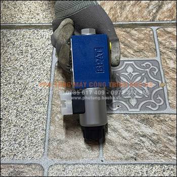 Van Điện Chuyển Đốt Lớn – Đốt Nhỏ Xe Cẩu QY50B XCMG
